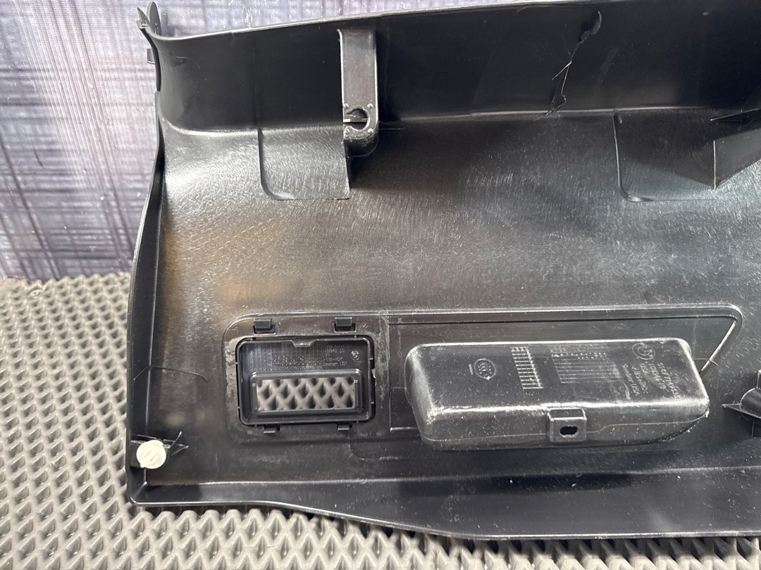 Обшивка крышки багажника, 1870 рублей, Красноярск