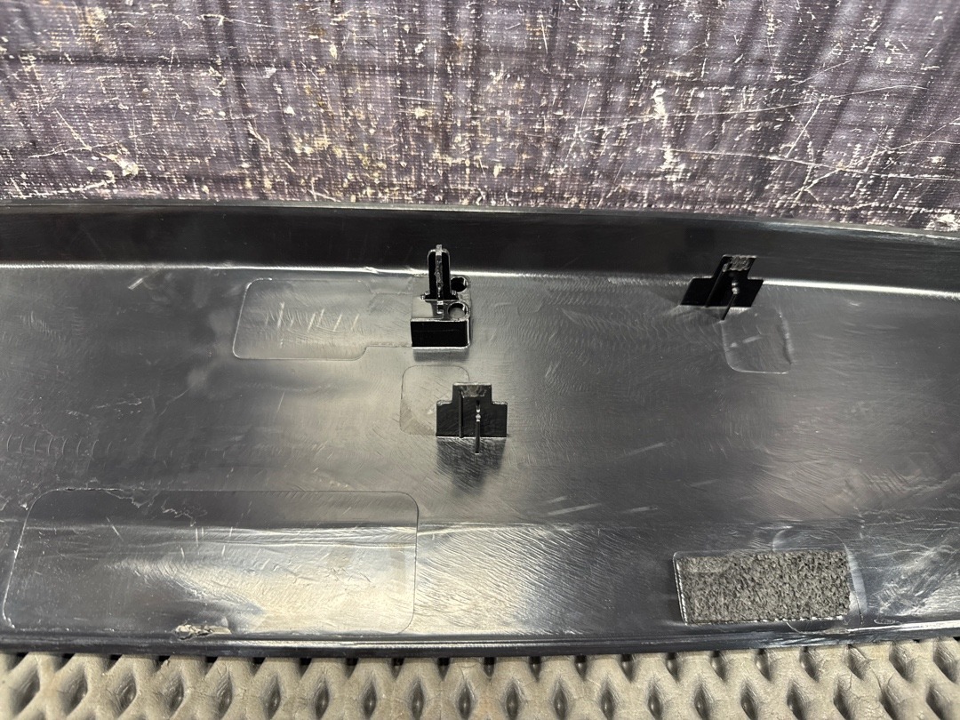 Пластик крышки багажника, 840 рублей, Красноярск