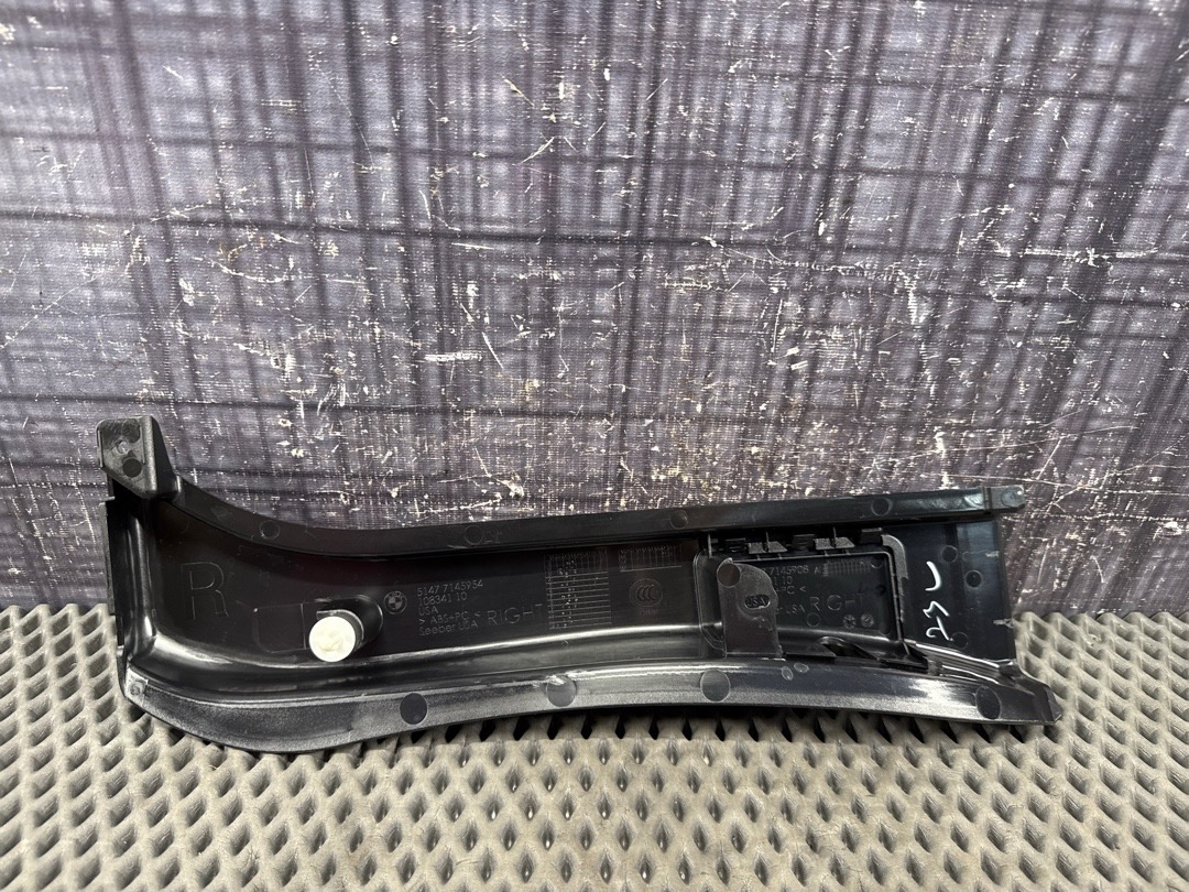 Пластик багажника, 520 рублей, Красноярск