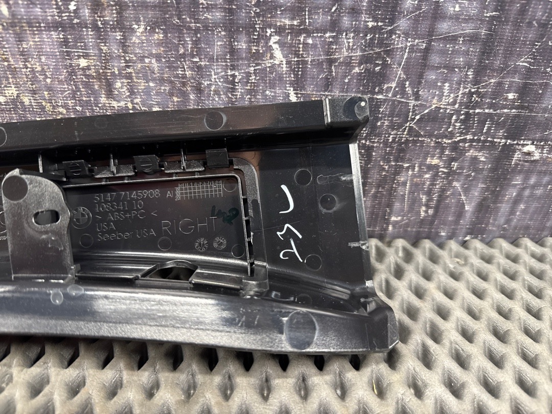 Пластик багажника, 520 рублей, Красноярск