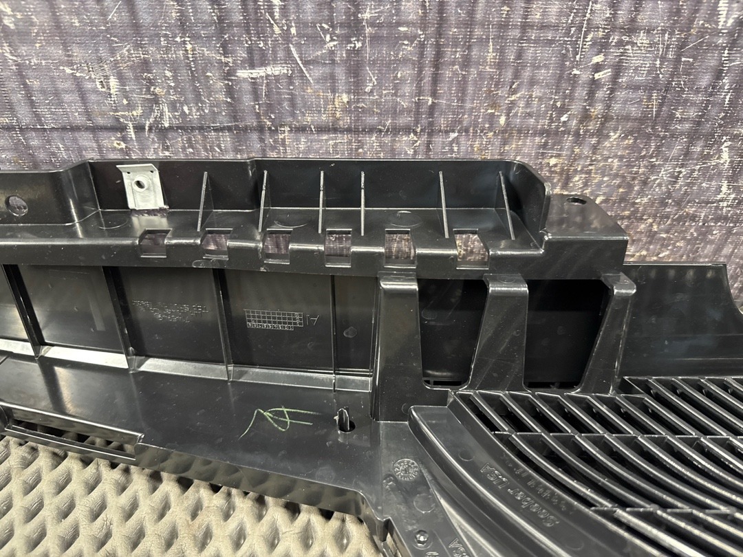 Пластик багажника, 1080 рублей, Красноярск