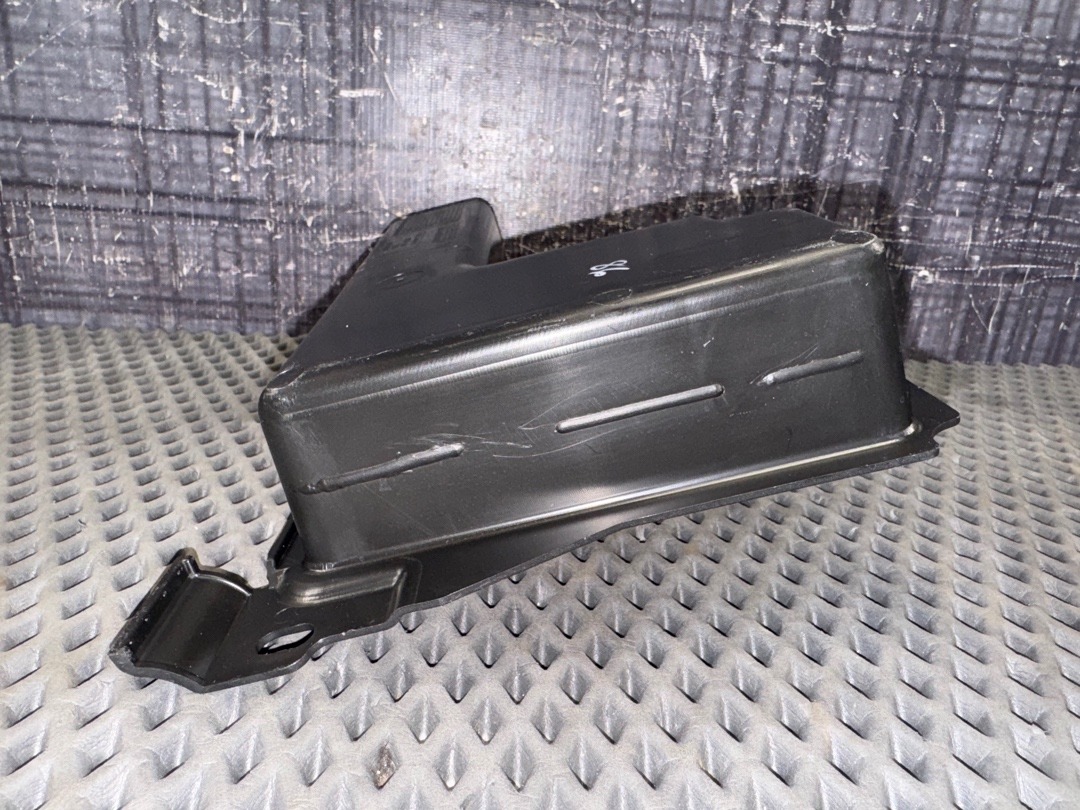 Пластик багажника, 630 рублей, Красноярск