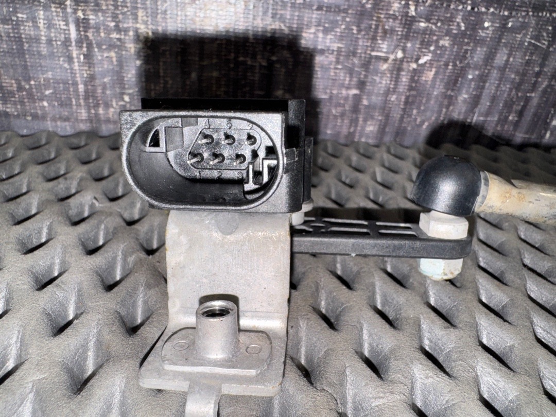 Датчик уровня подвески, 2680 рублей, Красноярск