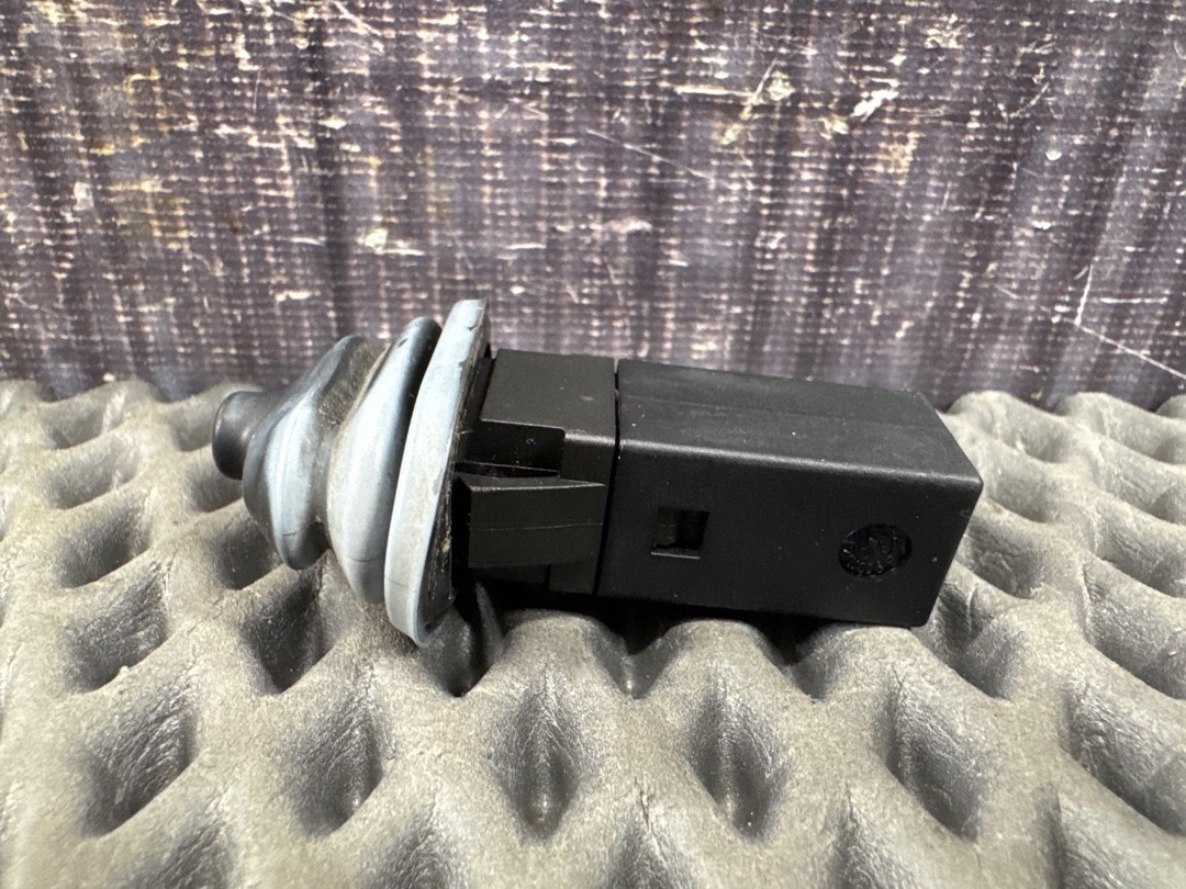 Кнопка лючка бензобака, 1080 рублей, Красноярск