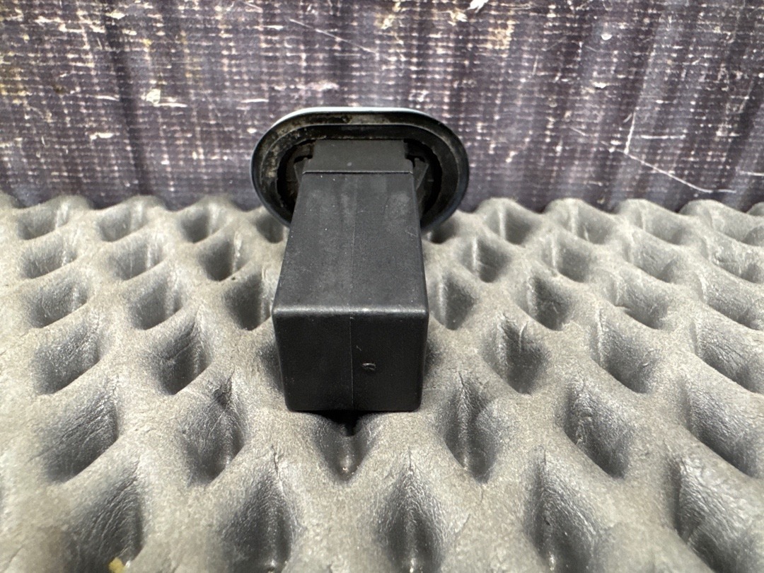 Кнопка лючка бензобака, 1080 рублей, Красноярск