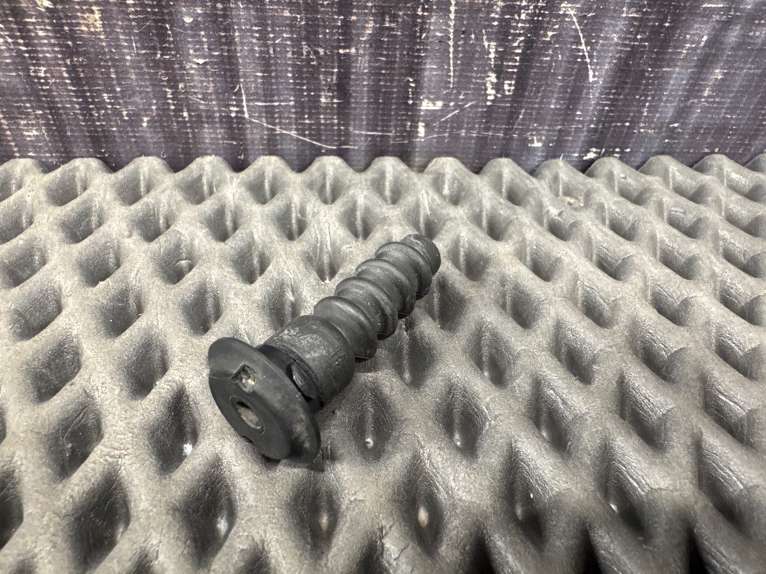 Направляющая замка лючка бензобака, 540 рублей, Красноярск