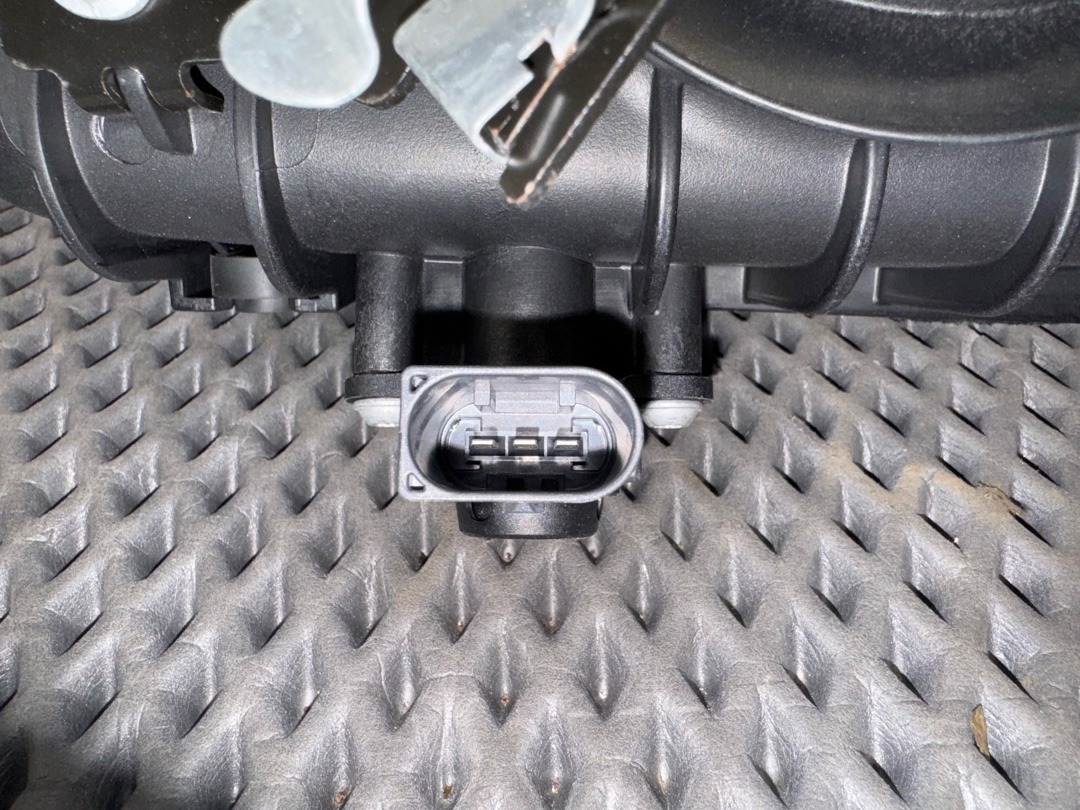 Коллектор впускной, 5620 рублей, Красноярск