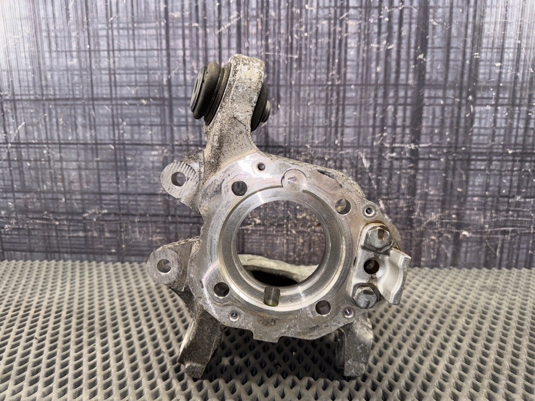 Поворотный кулак, 2670 рублей, Красноярск