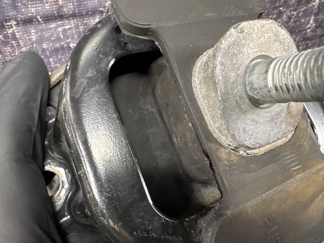 Подушка двигателя, 4120 рублей, Красноярск