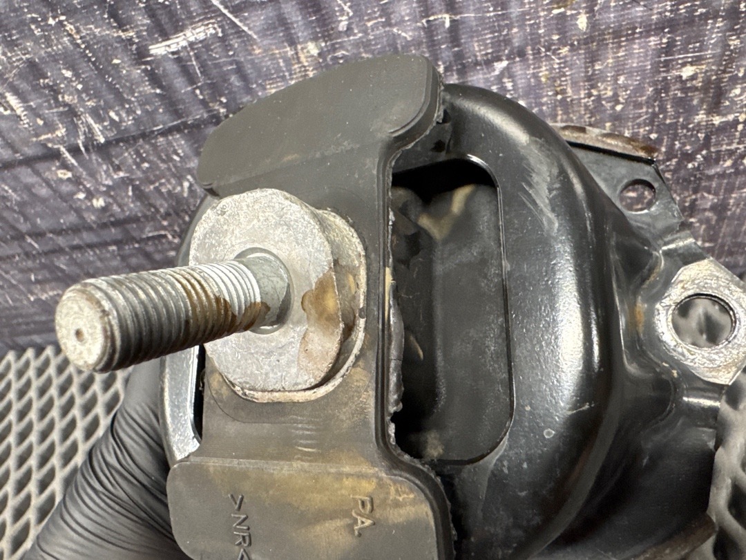 Подушка двигателя, 4120 рублей, Красноярск