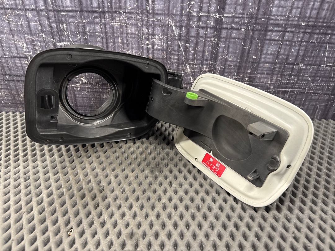 Лючок бензобака, 1020 рублей, Красноярск