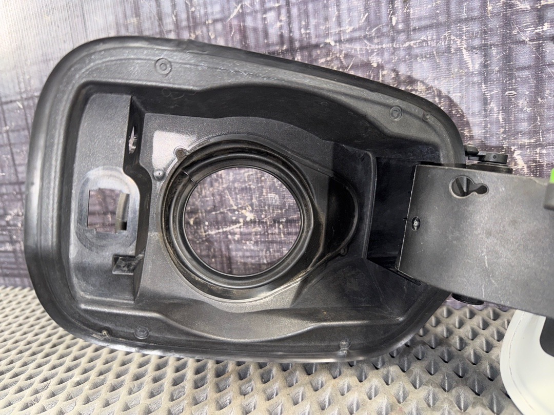 Лючок бензобака, 1020 рублей, Красноярск