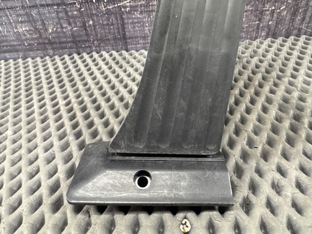 Педаль газа, 1960 рублей, Красноярск