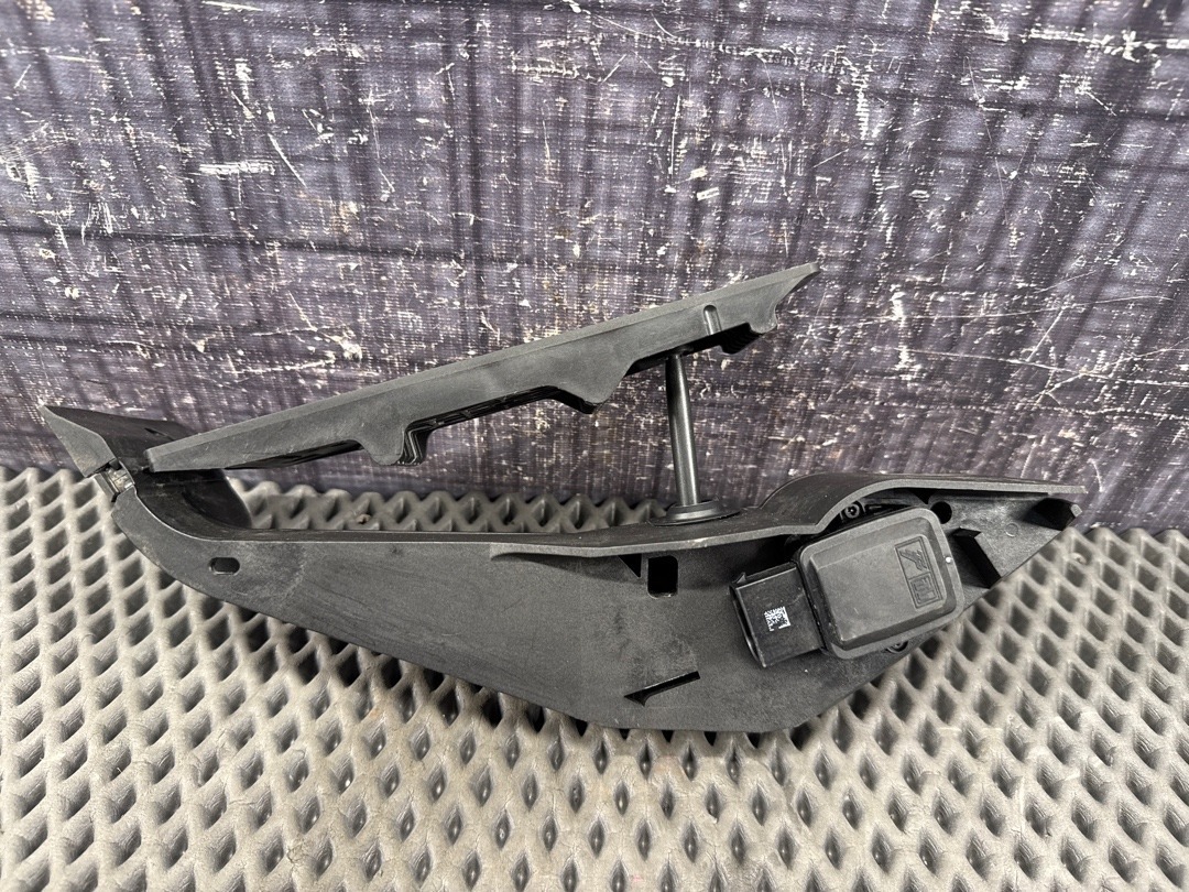 Педаль газа, 1960 рублей, Красноярск