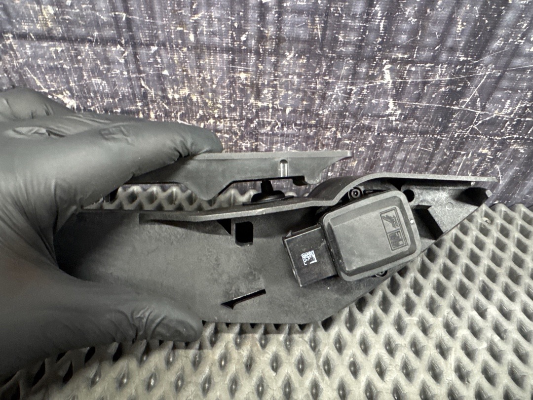 Педаль газа, 1960 рублей, Красноярск