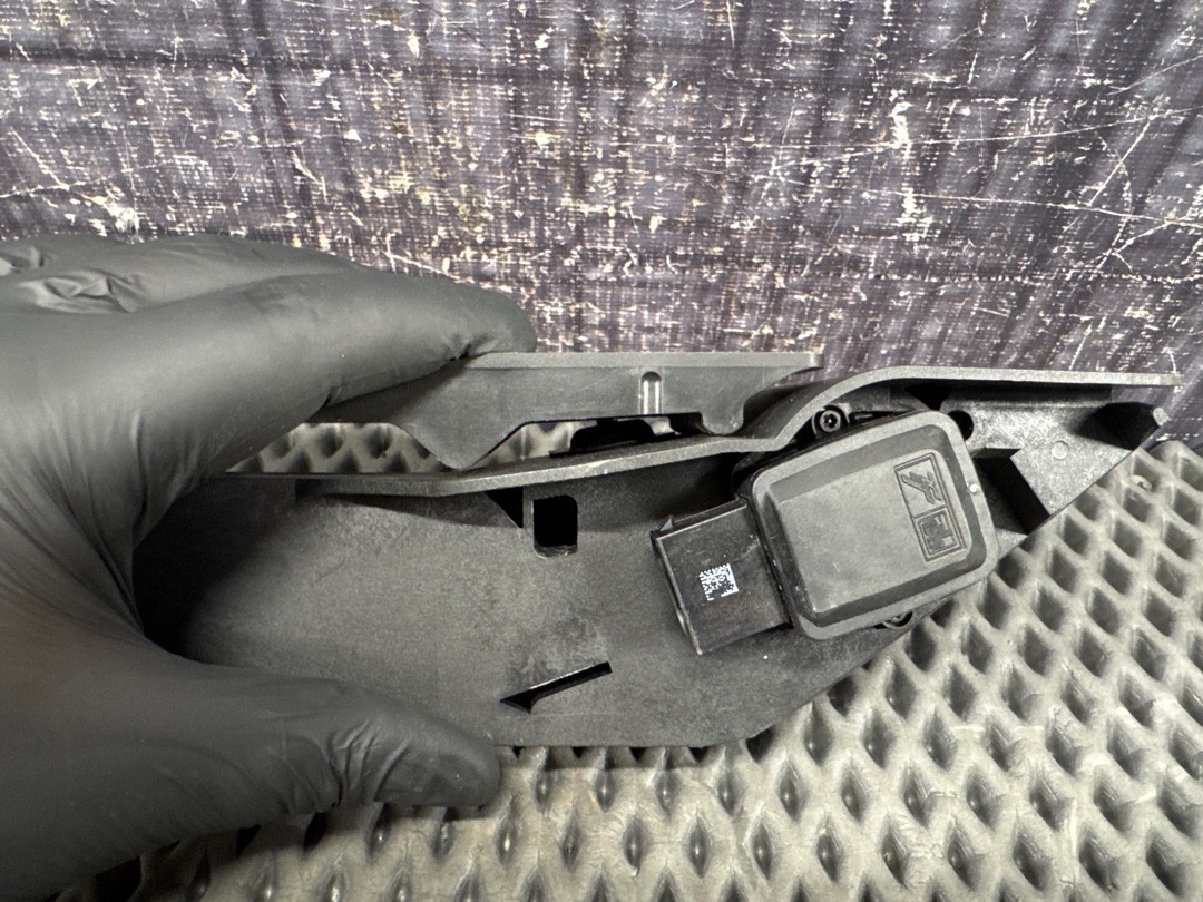 Педаль газа, 1960 рублей, Красноярск