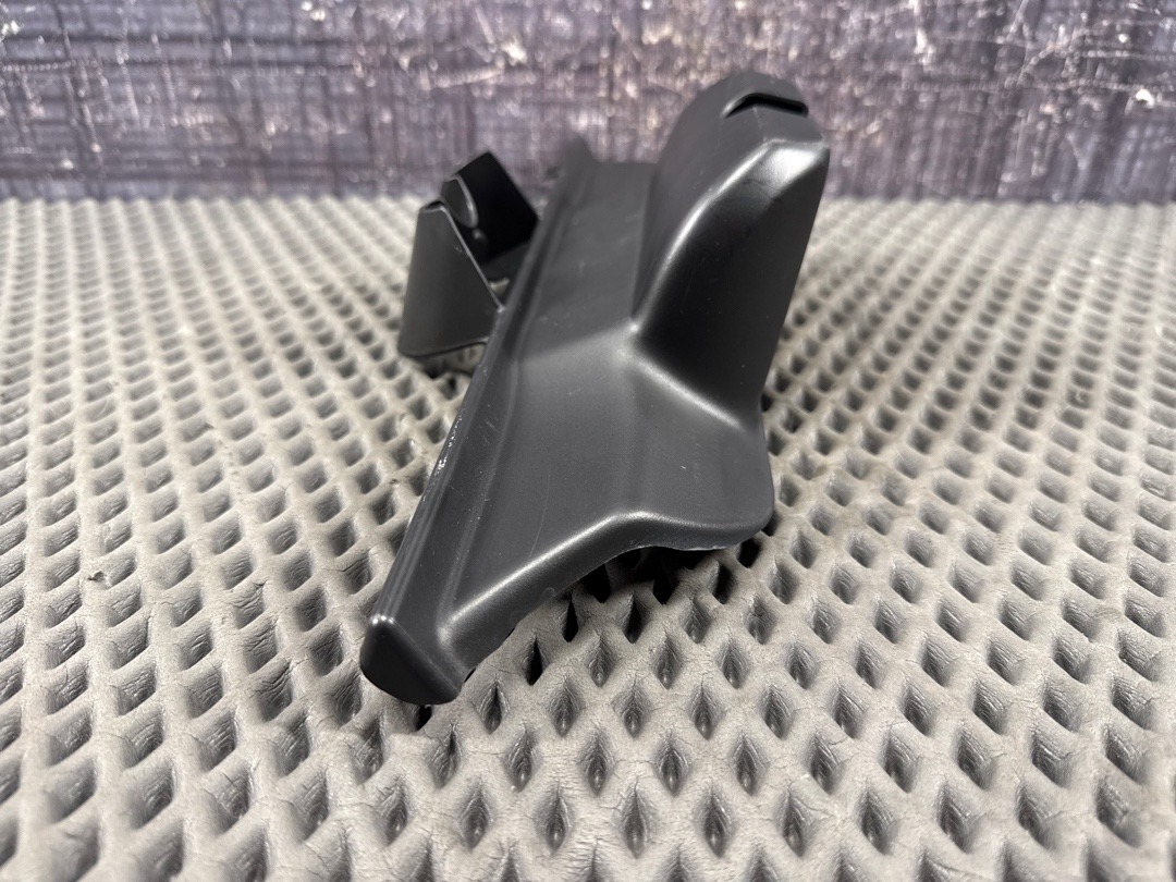 Пластик крышки багажника, 530 рублей, Красноярск