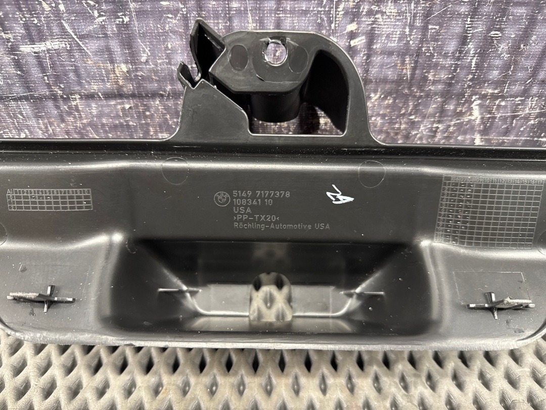 Пластик крышки багажника, 530 рублей, Красноярск