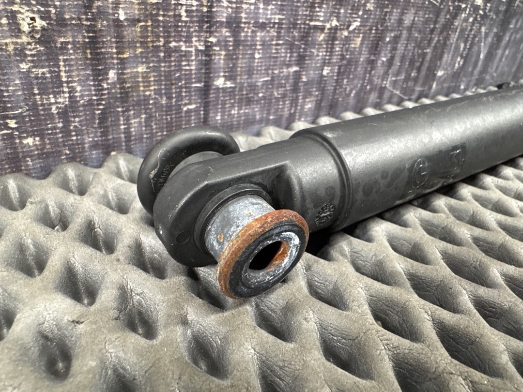 Амортизатор багажника, 700 рублей, Красноярск