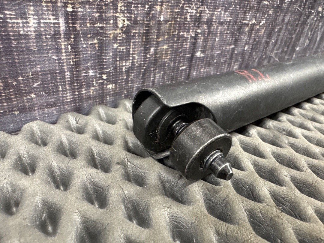 Амортизатор багажника, 820 рублей, Красноярск