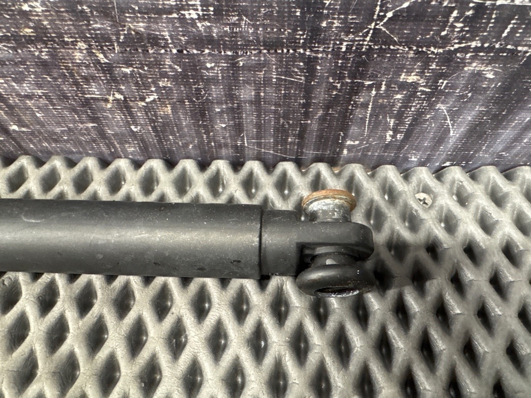 Амортизатор багажника, 820 рублей, Красноярск