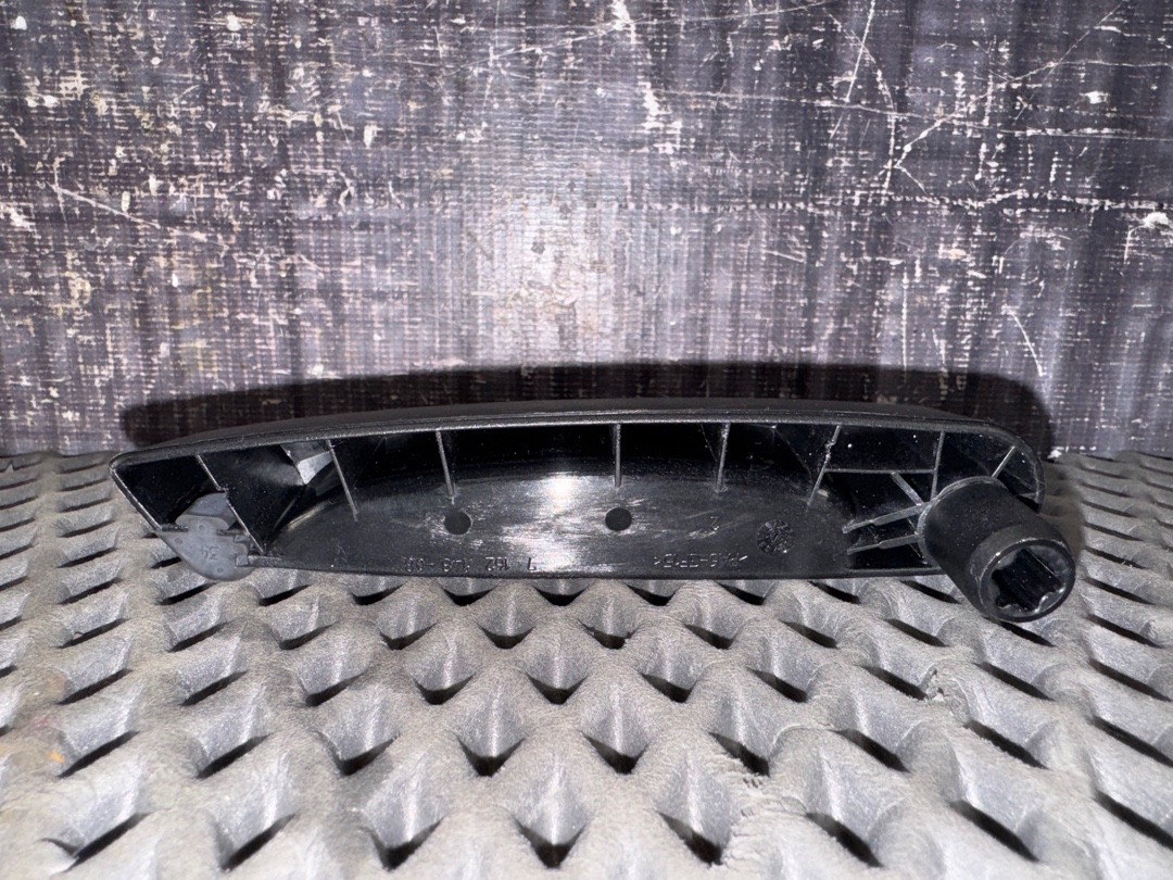 Ручка багажника, 630 рублей, Красноярск