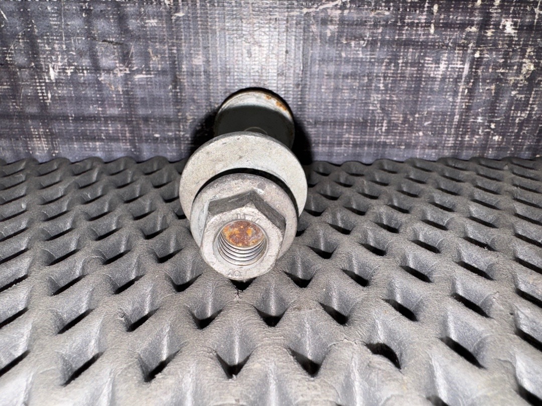 Болт развальный, 640 рублей, Красноярск