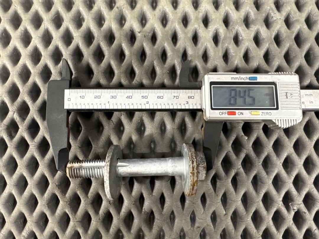 Болт развальный, 640 рублей, Красноярск