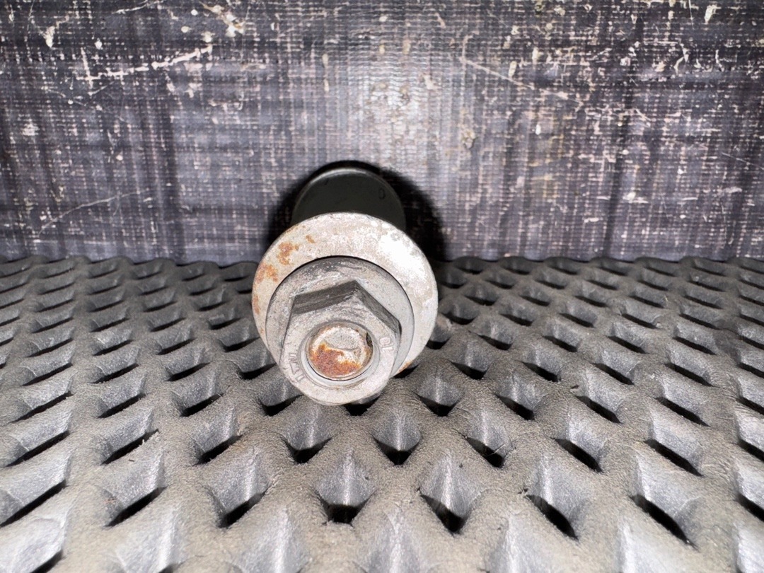 Болт развальный, 640 рублей, Красноярск