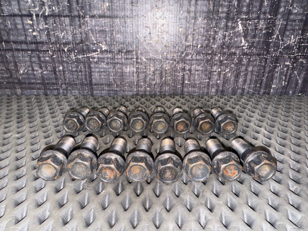 Комплект колесных болтов, 3160 рублей, Красноярск