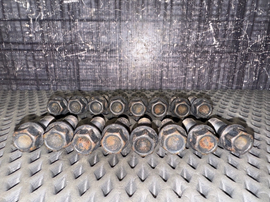 Комплект колесных болтов, 3160 рублей, Красноярск