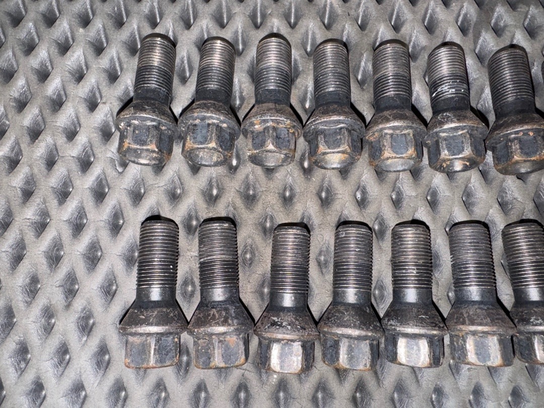 Комплект колесных болтов, 3160 рублей, Красноярск