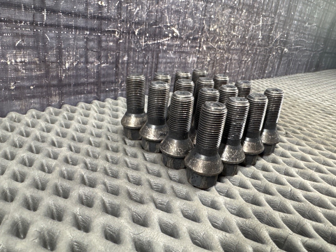 Комплект колесных болтов, 3160 рублей, Красноярск