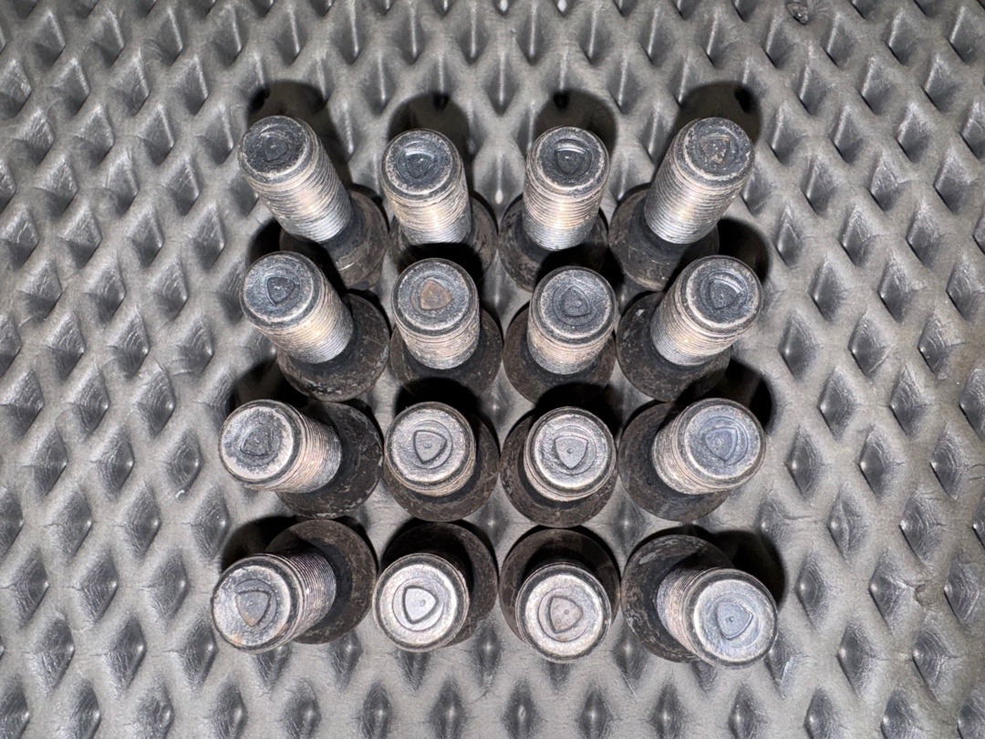 Комплект колесных болтов, 3160 рублей, Красноярск