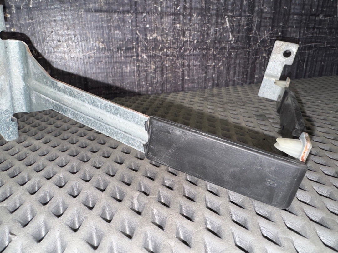 Крепление аккумулятора, 1380 рублей, Красноярск