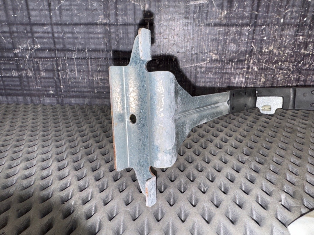 Крепление аккумулятора, 1380 рублей, Красноярск