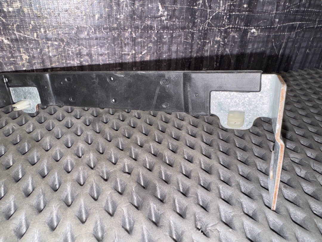 Крепление аккумулятора, 1380 рублей, Красноярск