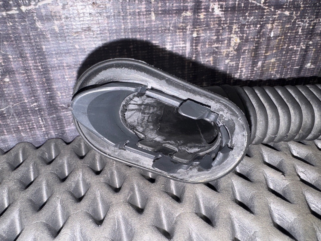 Гофра крышки багажника, 720 рублей, Красноярск