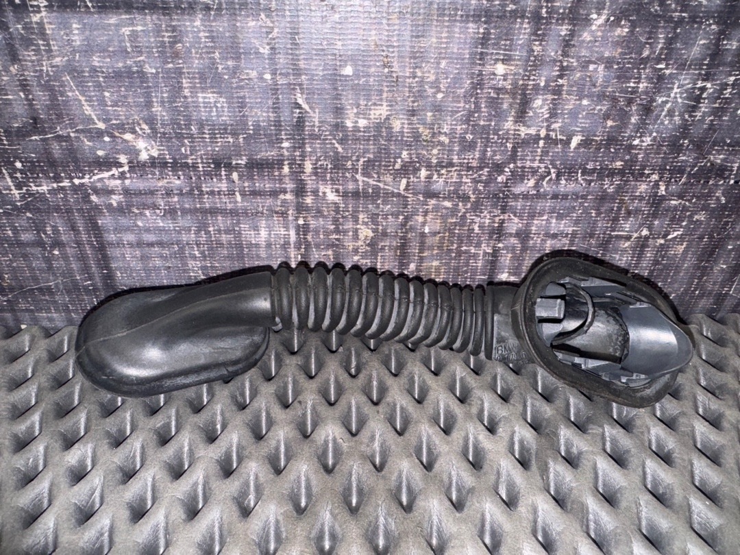 Гофра крышки багажника, 720 рублей, Красноярск