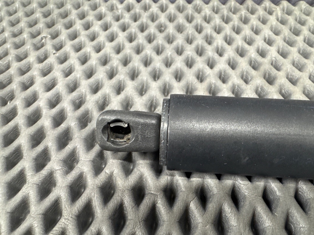 Амортизатор багажника, 1450 рублей, Красноярск