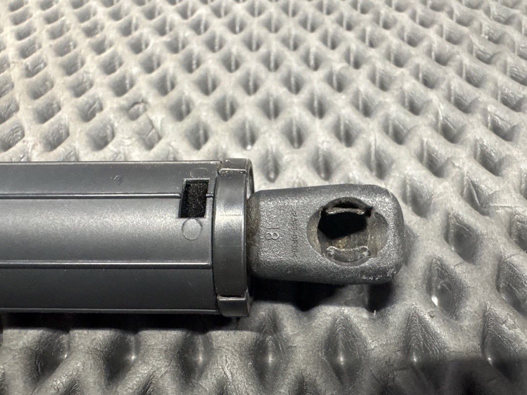 Амортизатор багажника, 1450 рублей, Красноярск