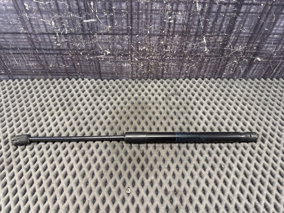 Амортизатор капота, 830 рублей, Красноярск