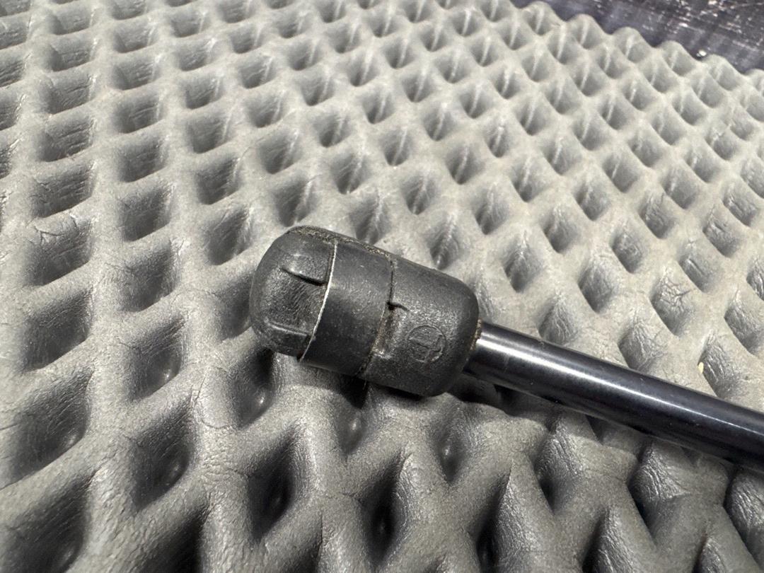 Амортизатор капота, 830 рублей, Красноярск