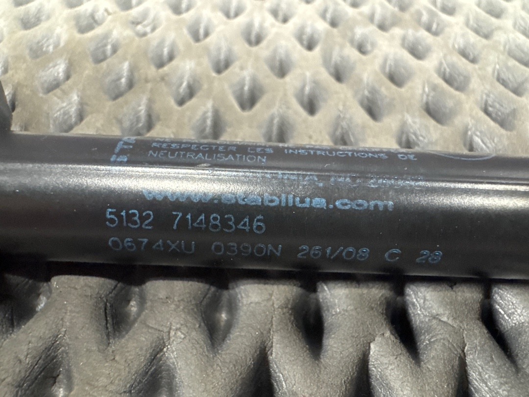 Амортизатор капота, 830 рублей, Красноярск