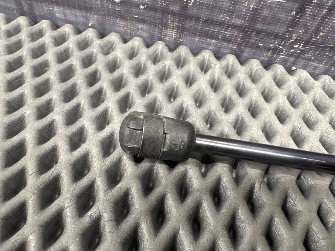 Амортизатор капота, 830 рублей, Красноярск