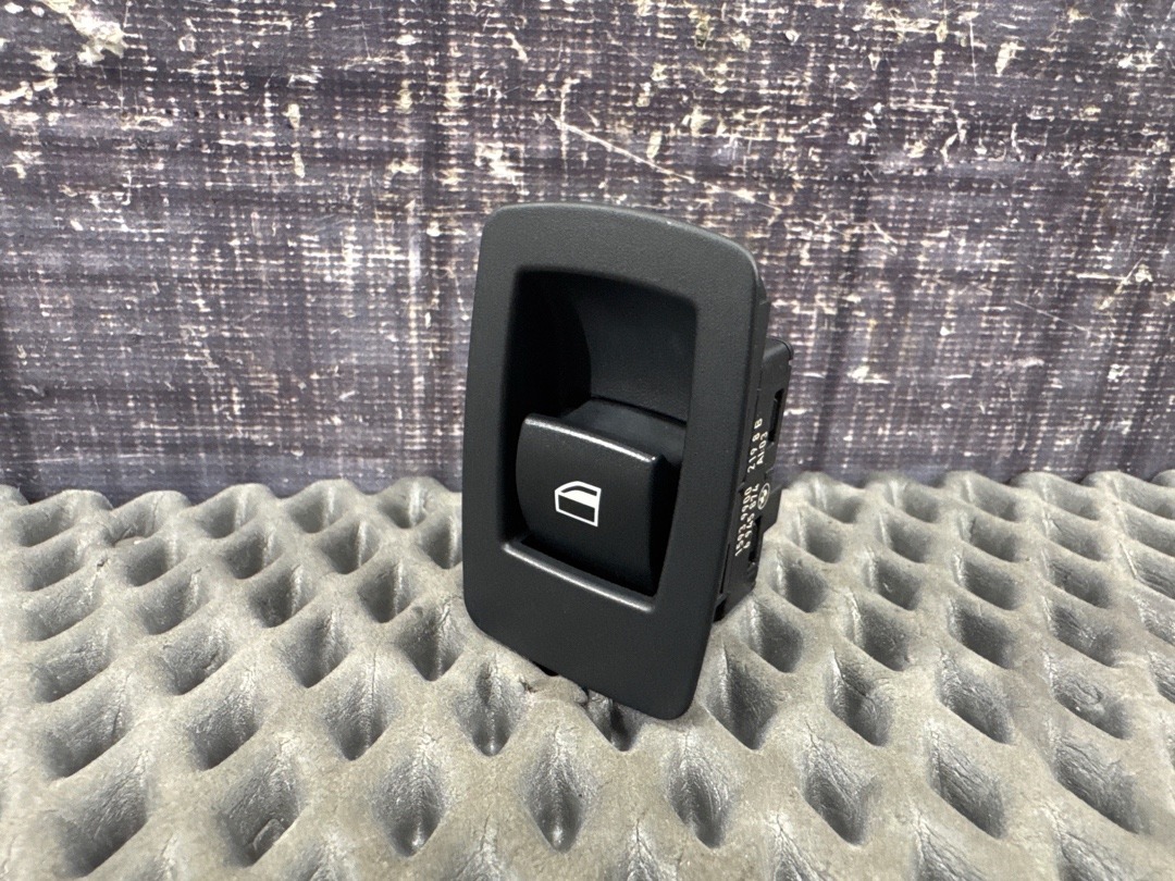 Кнопка стеклоподъемника, 620 рублей, Красноярск