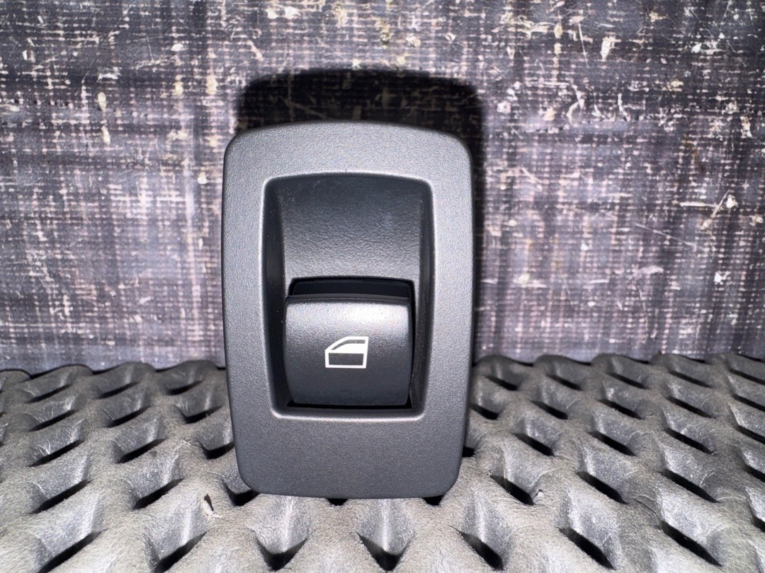 Кнопка стеклоподъемника, 620 рублей, Красноярск