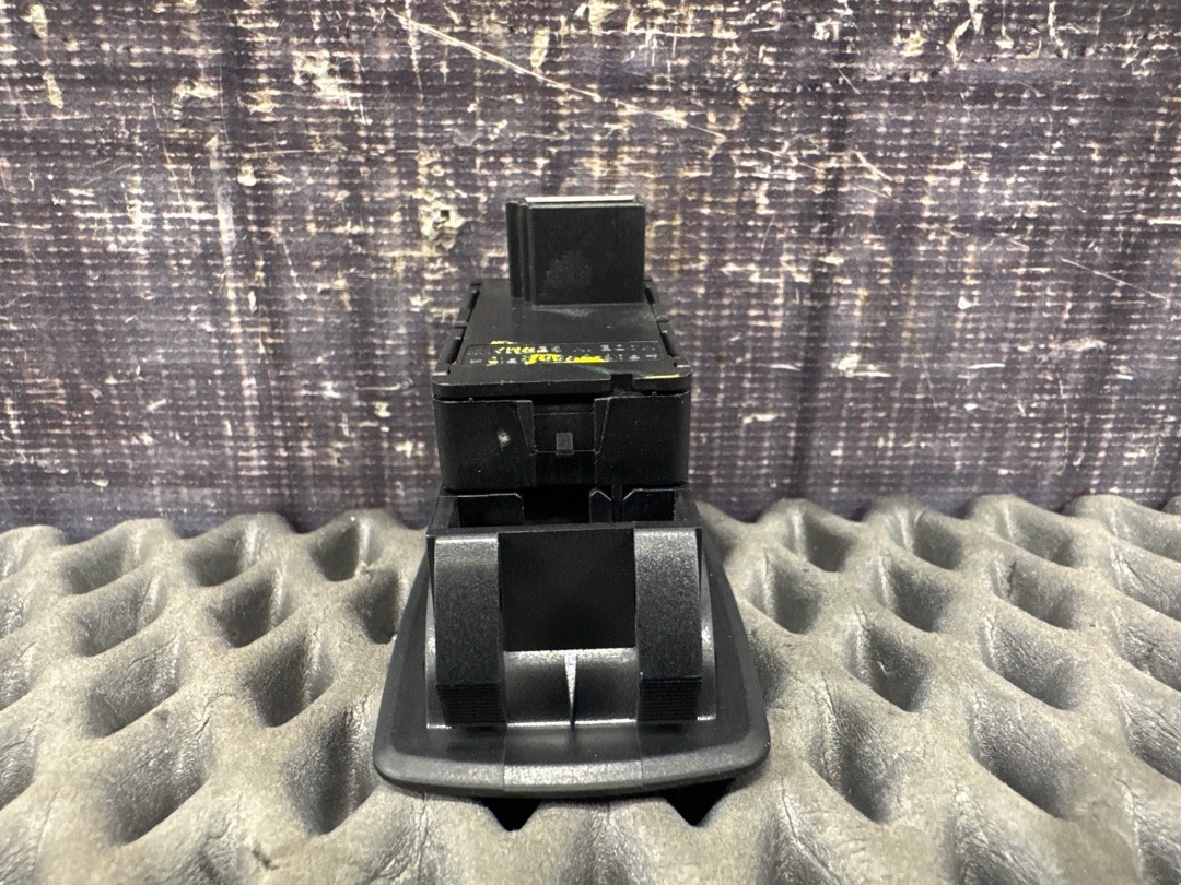 Кнопка стеклоподъемника, 620 рублей, Красноярск