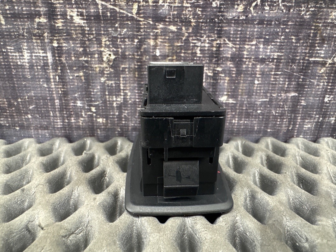 Кнопка стеклоподъемника, 620 рублей, Красноярск