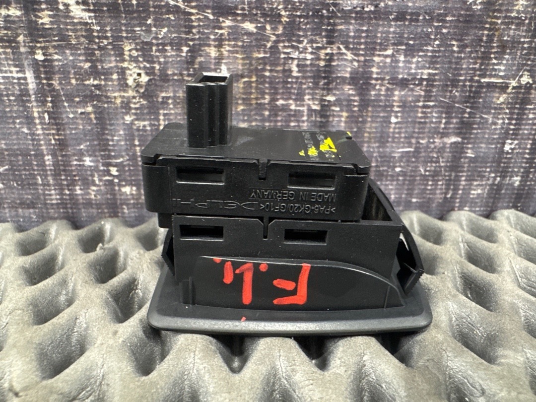 Кнопка стеклоподъемника, 620 рублей, Красноярск